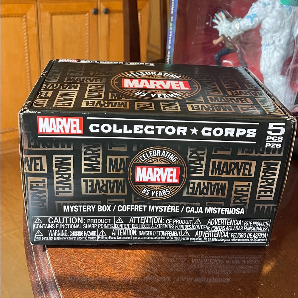 Funko Marvel Collector Corp Subscription Box: Marvel’s 85th Anniversary XL nwt - Picture 7 of 10